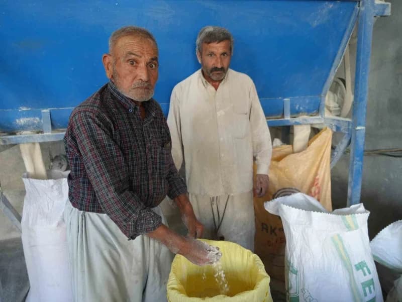 Gaziantep'in Oğuzeli ilçesinde yaşayan ve babasından devraldığı un değirmeninde yaklaşık 47 yıldır çalışan 54 yaşındaki