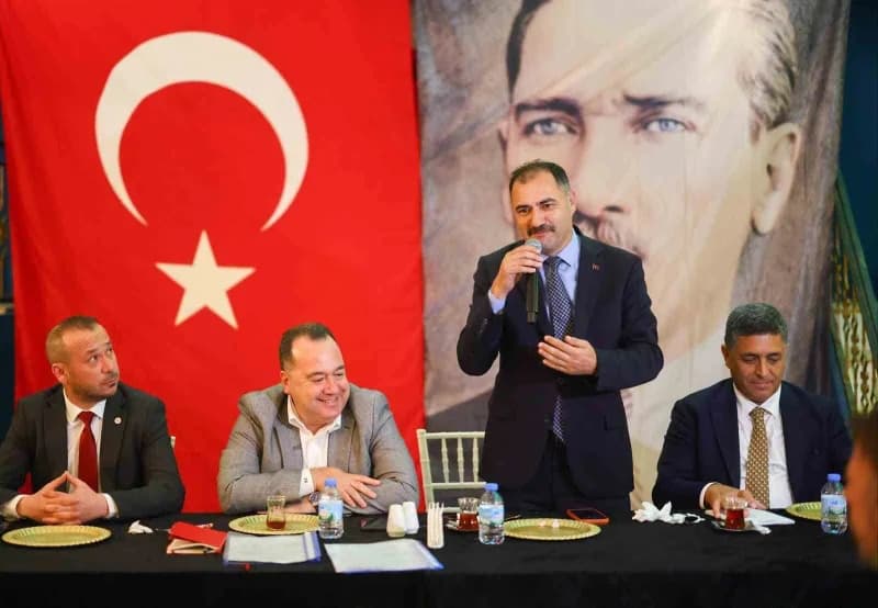 Demirci Belediye Başkanı Erkan Kara da Manisa Büyükşehir Belediye Başkanı Besim Dutlulu ile uyum içi