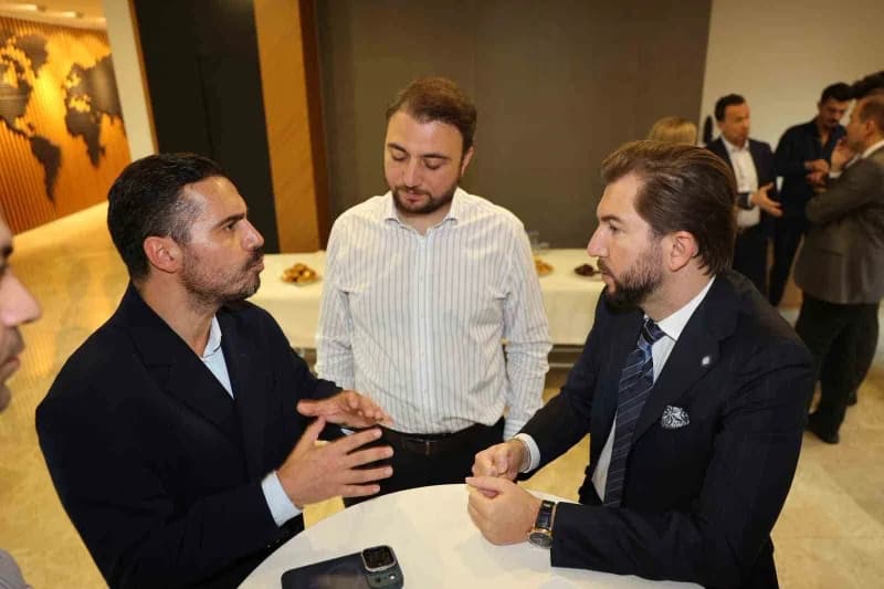 DENİB Akademi Master tarafından düzenlenen "İnsan+ Yapay Zeka İş Birliği" eğitimi, yoğun katılımla DENİB Hizmet Binasınd