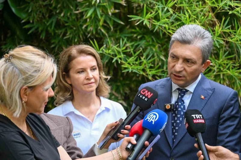 Vali Hulusi Şahin, basın mensuplarına yaptığı açıklamada Antalya Mavi Akdeniz İnisiyatifi çerçevesin
