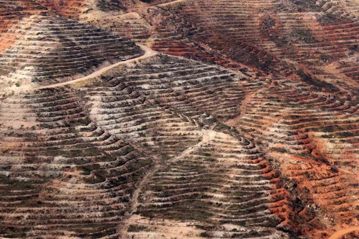 Denizli'de 2025 yılında yanan Orman Honaz Dağı Milli Parkı ve Buldan Bölmekaya bölgesinde devam eden çalışmalar helikopt