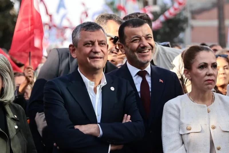 Denizli Büyükşehir Belediye Başkanı Bülent Nuri Çavuşoğlu, Yeni Parti Genel Başkanı Özgür Özel’in ka
