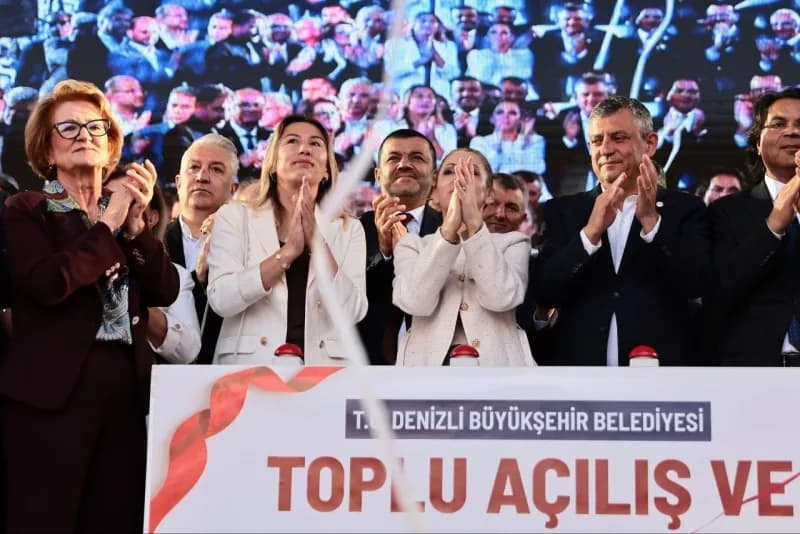 Denizli Büyükşehir Belediye Başkanı Bülent Nuri Çavuşoğlu, Yeni Parti Genel Başkanı Özgür Özel’in ka