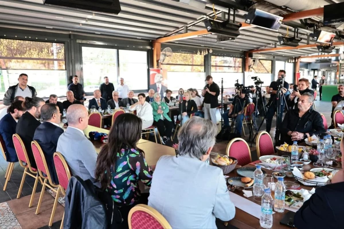 Denizli Büyükşehir Belediye Başkanı Bülent Nuri Çavuşoğlu, Basın mensuplarıyla düzenlediği buluşmada kentin çehresini de