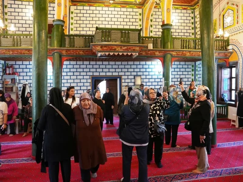 Denizli Büyükşehir Belediyesi, gazi eşleri ve yakınları için özel bir Çivril gezi programı düzenledi. Tarih ve doğanın b