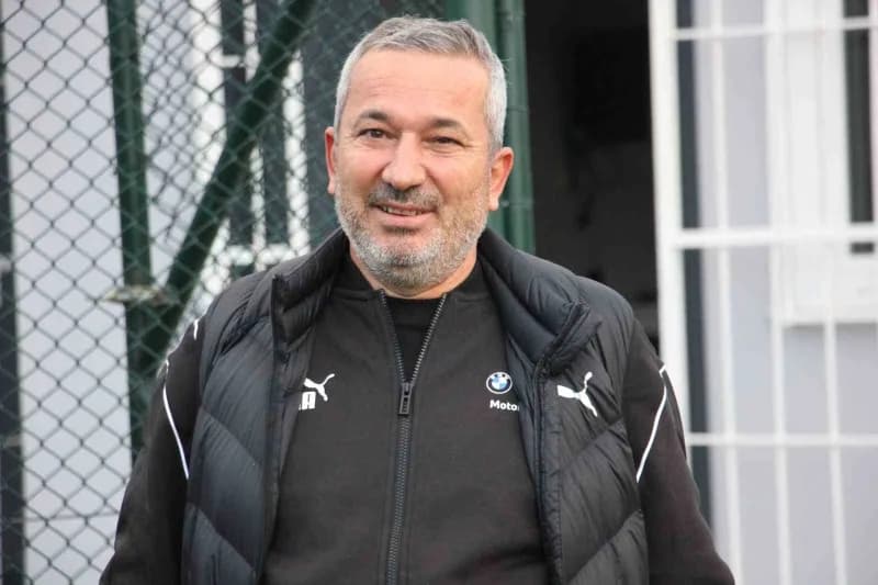 Denizli İdman Yurdu futbol takımı yönetim toplantısı sırasında çekilmiş bir fotoğraf