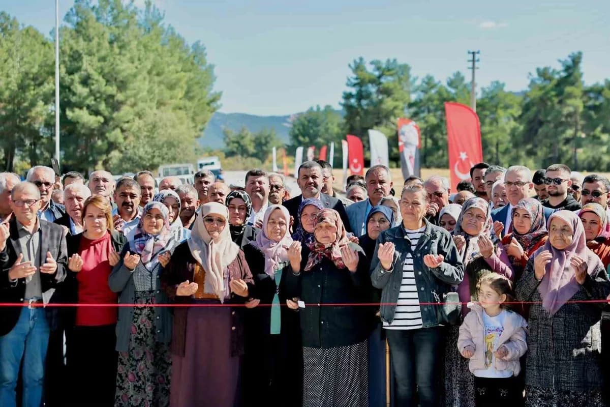 Denizli Büyükşehir Belediyesi, kırsal ve merkez ayrımı gözetmeksizin sürdürdüğü ulaşım yatırımlarına devam ediyor. Kale