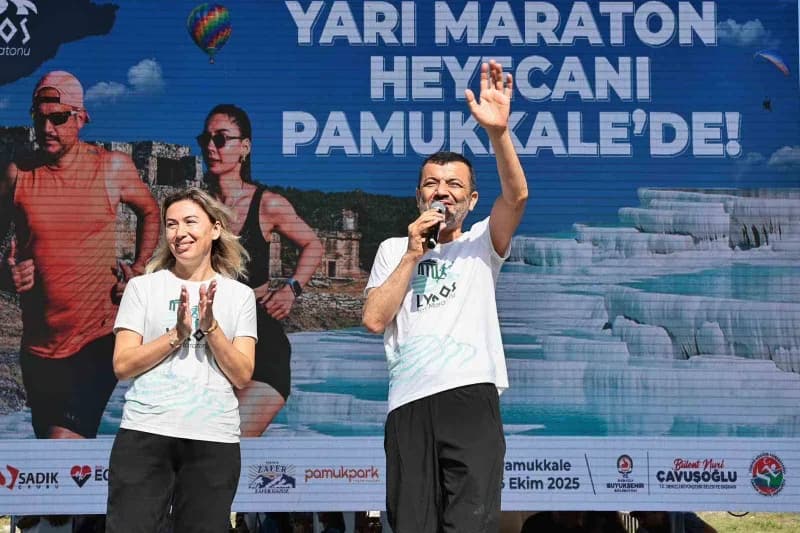 Denizli Büyükşehir Belediye Başkanı Bülent Nuri Çavuşoğlu (Sağda)