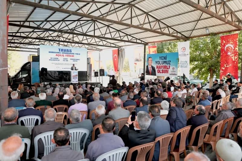 Denizli Büyükşehir Belediyesi, kırsal ve merkez ayrımı gözetmeksizin sürdürdüğü ulaşım yatırımlarına devam ediyor. Tavas