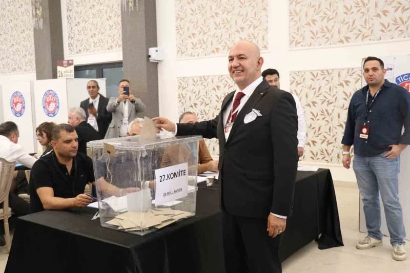 Denizli Ticaret Odası’nda (DTO) merakla beklenen 2026 yılı seçimleri yoğun bir katılımla başladı. Mevcut DTO Yönetim Kur