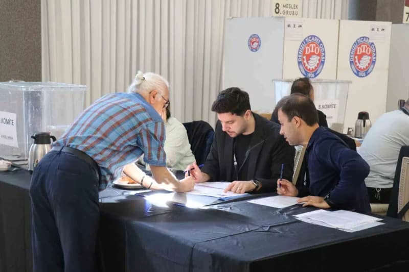 Denizli Ticaret Odası’nda (DTO) merakla beklenen 2026 yılı seçimleri yoğun bir katılımla başladı. Mevcut DTO Yönetim Kur
