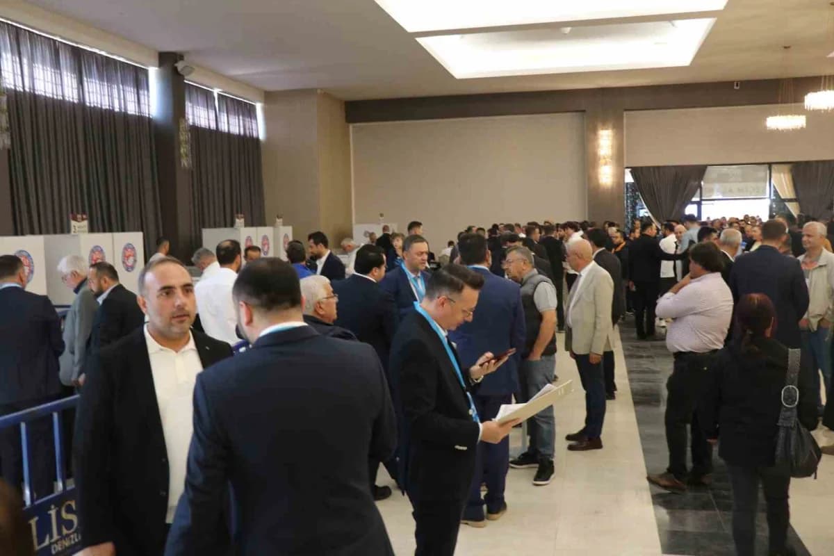 Denizli Ticaret Odası’nda (DTO) merakla beklenen 2026 yılı seçimleri yoğun bir katılımla başladı. Mevcut DTO Yönetim Kur