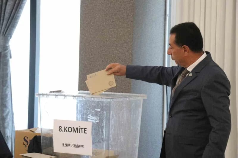 Denizli Ticaret Odası’nda (DTO) merakla beklenen 2026 yılı seçimleri yoğun bir katılımla başladı. Mevcut DTO Yönetim Kur