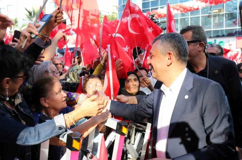 Yeni Parti Genel Başkanı Özgür Özel