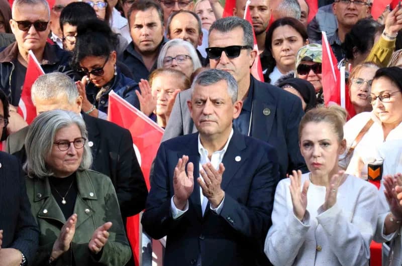 Yeni Parti Genel Başkanı Özgür öze