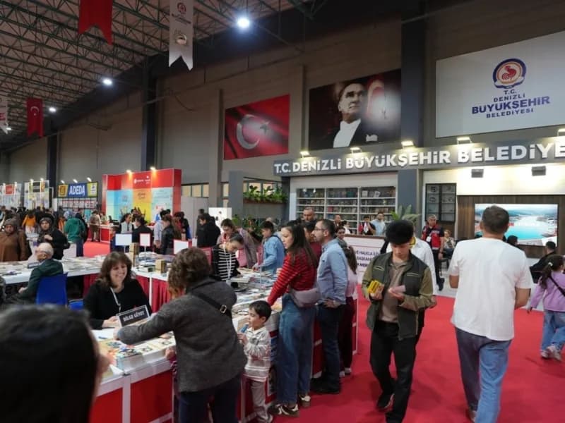 Denizli Büyükşehir Belediyesi’nin ev sahipliğinde, TÜYAP organizatörlüğü ve Türkiye Yayıncılar Birli