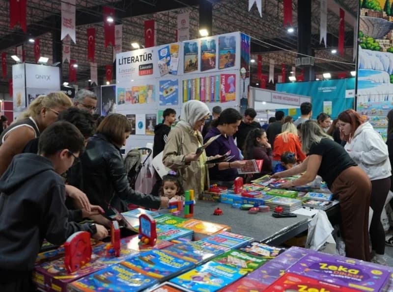 Denizli Büyükşehir Belediyesi’nin ev sahipliğinde, TÜYAP organizatörlüğü ve Türkiye Yayıncılar Birli
