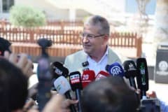 Denizli’de otobüs durağında bekleyen vatandaşlar ve aktarma merkezi