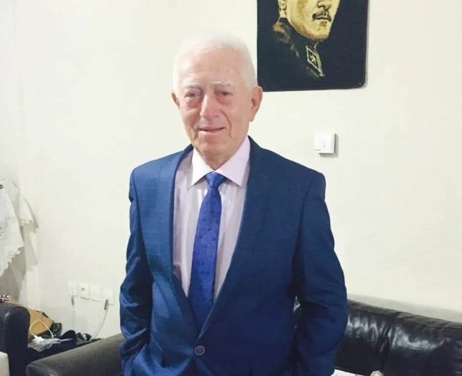 Denizli’de 28 yıl öğretmenlik yapan, emekliliğinin ardından 41 yıl boyunca Eski Levazım bölgesinde soğuk demir üzerine ç