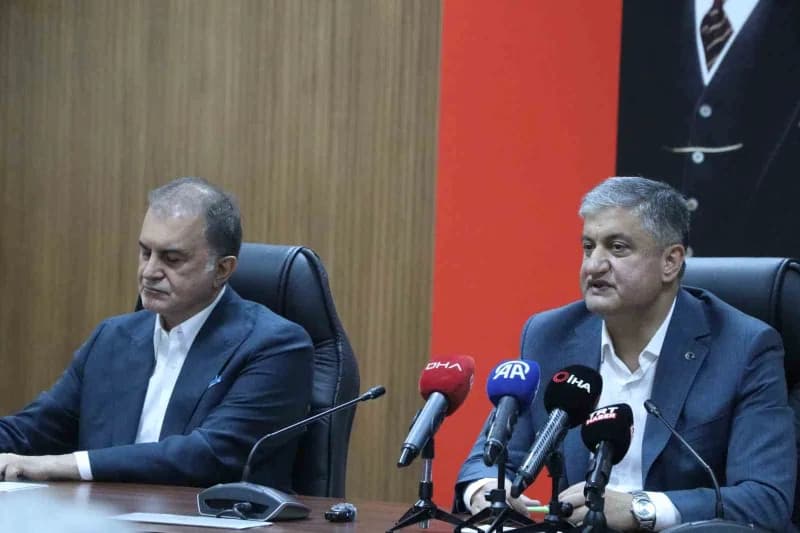 AK Parti Genel Başkan Yardımcısı ve Parti Sözcüsü Ömer Çelik, “Bugün gerçekleşen depremlerde herhangi bir can kaybı ve h