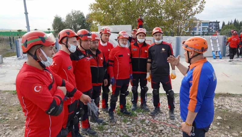 İzmir depreminin 6’ncı yıl dönümünde, 6,7 büyüklüğünde ve 28 saniye süren Deprem senaryosuyla İzmir