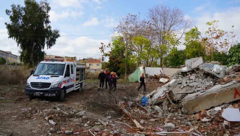 İzmir depreminin 6’ncı yıl dönümünde, 6,7 büyüklüğünde ve 28 saniye süren Deprem senaryosuyla İzmir