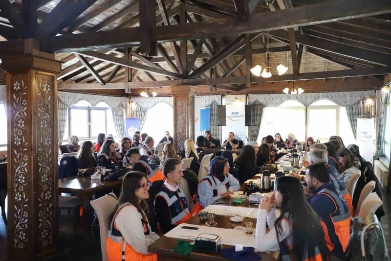 Kastamonu İl Afet ve Acil Durum Müdürlüğü tarafından saha eğitimlerini tamamlayan 38 gönüllü, destek AFAD gönüllüsü kiml