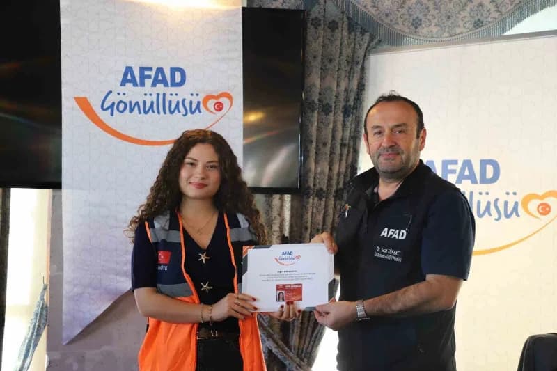 Kastamonu İl Afet ve Acil Durum Müdürlüğü tarafından saha eğitimlerini tamamlayan 38 gönüllü, destek AFAD gönüllüsü kiml