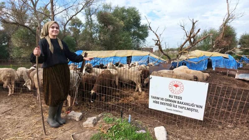 Balıkesir´in Altıeylül ilçesinde yaşayan veteriner teknikeri 25 yaşındaki Sueda Demirci, devlet dest