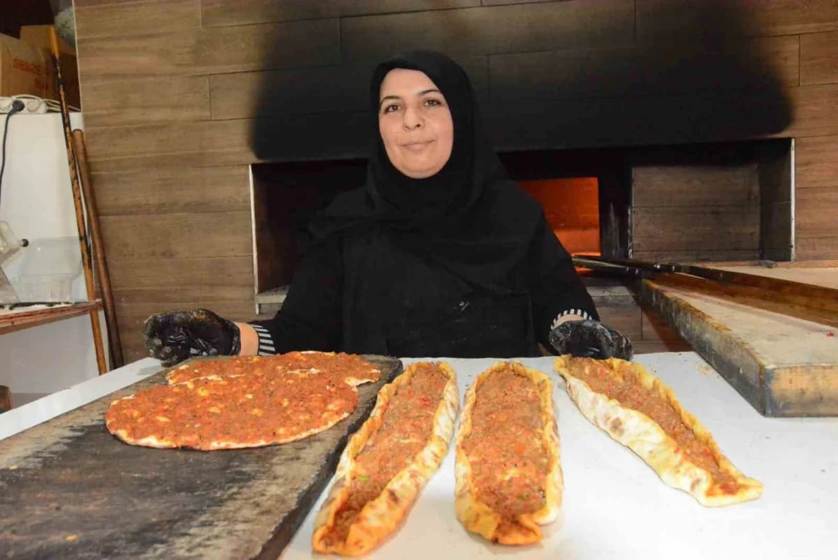 Çorum Alaca’da Dilek Kaya’nın işlettiği restoranın iç mekanı ve yemekler