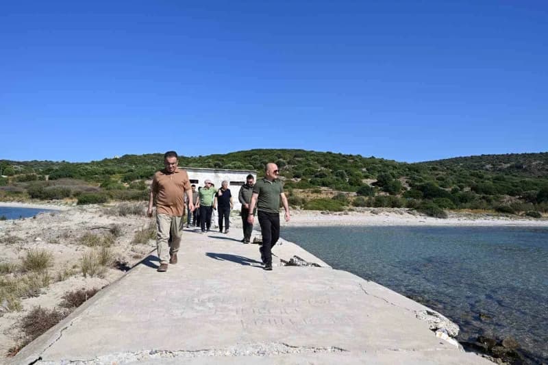 Aydın'ın 804 bitki türüne ev sahipliği yapan Dilek Yarımadası Büyük Menderes Deltası Milli Parkı'nda doğal yaşamın korun