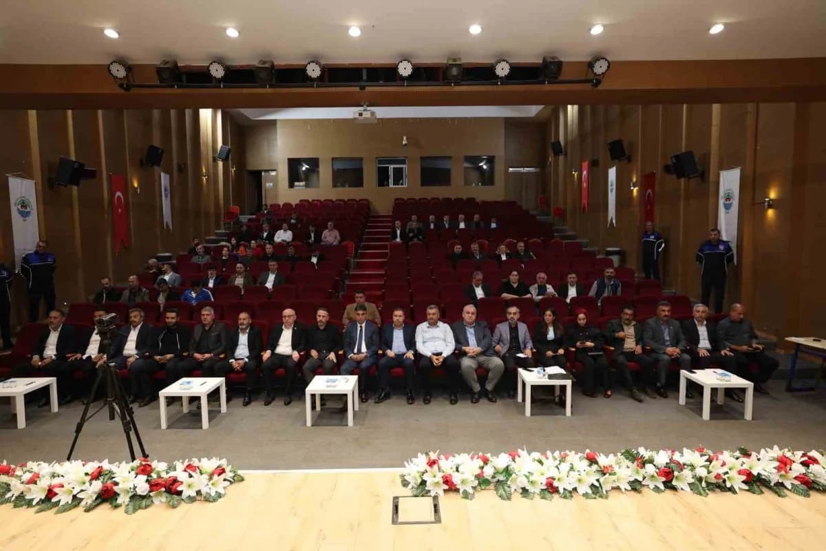 Dilovası Belediyesi Ekim Ayı Olağan Meclis Toplantısı, Belediye Başkanı Ramazan Ömeroğlu başkanlığında gerçekleştirildi.