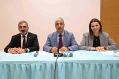 Dilovası Belediye Başkanı Ramazan Ömeroğlu sosyal yardım ve destek çalışmalarını açıklıyor