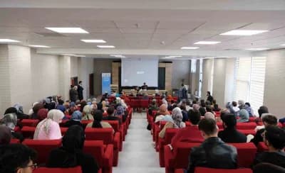 Hitit Üniversitesi İlahiyat Fakültesinde düzenlenen 4. Din ve Coğrafya Sempozyumu açılış töreninden bir kare