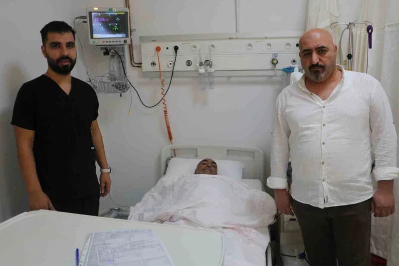 Diyarbakır’ın Çermik ilçesinde yaşayan Hasan Polat, diyabete bağlı ayak rahatsızlığı nedeniyle çeşitli hastanelere başvu