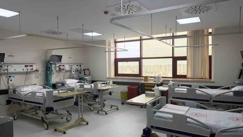 Diyarbakır Gazi Yaşargil Eğitim ve Araştırma Hastanesinde yapımı tamamlanan 60 yataklı 3. Basamak erişkin yoğun bakım ün