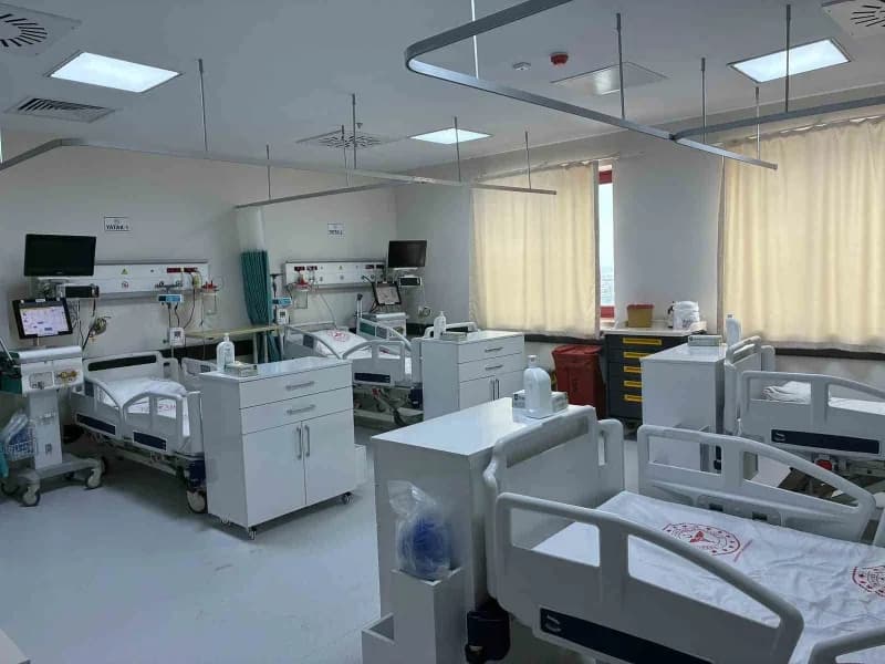 Diyarbakır Gazi Yaşargil Eğitim ve Araştırma Hastanesinde yapımı tamamlanan 60 yataklı 3. Basamak erişkin yoğun bakım ün