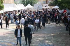 Diyarbakır Ticaret ve Sanayi Odası seçimlerinde oy kullanmak için sandık başında bekleyen üyeler