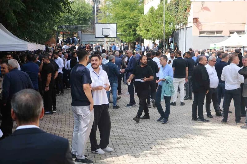 Diyarbakır Ticaret ve Sanayi Odası’nda (DTSO) Meslek Komitesi ve Meclis Üyeleri Seçimi başladı. 26 bin 515 üyesi bulunan