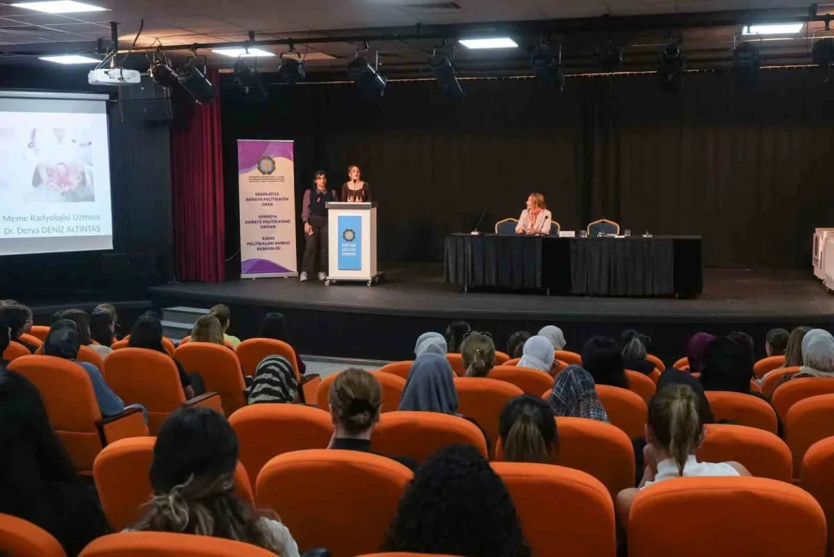 Diyarbakır’da meme kanserinde erken tanı konulu söyleşiden bir görüntü