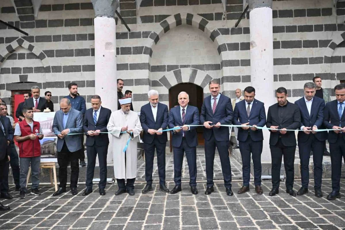 Diyarbakır Sur Ali Paşa Camii avlusunda restorasyonu tamamlanan vakıf eserlerinin açılış töreni