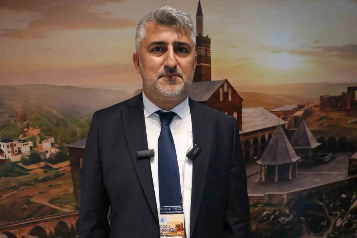Güneydoğu İç Hastalıkları Derneği Başkanı Doç. Dr. İhsan Solmaz, 5. Doğu Dahiliye Kongresini Diyarbakır’da, tekrardan Ek