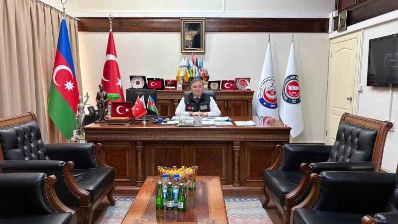 DMS Genel Başkanı Tuncay Cengiz basın açıklaması yaparken