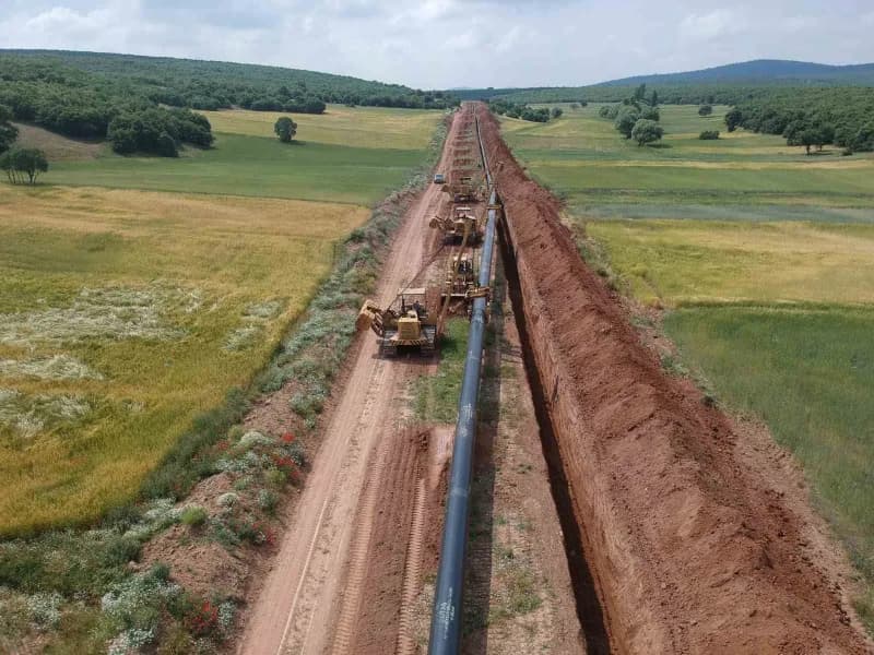 Enerji ve Tabii Kaynaklar Bakanı Bayraktar, Türkiye’nin iletim ve dağıtım ağının 257 bin kilometreyi aşarak dünyanın çev