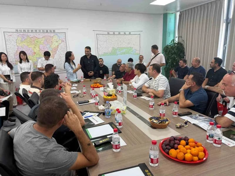Denizli Ticaret Odası’nın (DTO) üyelerinden oluşan Denizli İş İnsanları heyeti, Çin’in Guangzhou ken
