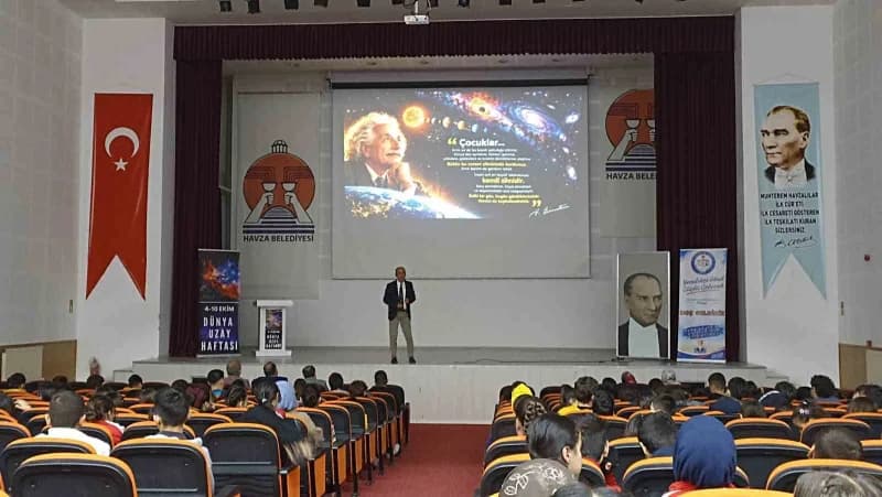 Dünya Uzay Haftası (5-10 Ekim) etkinlikleri kapsamında Havza Mehmet Öngel 25 Mayıs Ortaokulu tarafından düzenlenen konfe