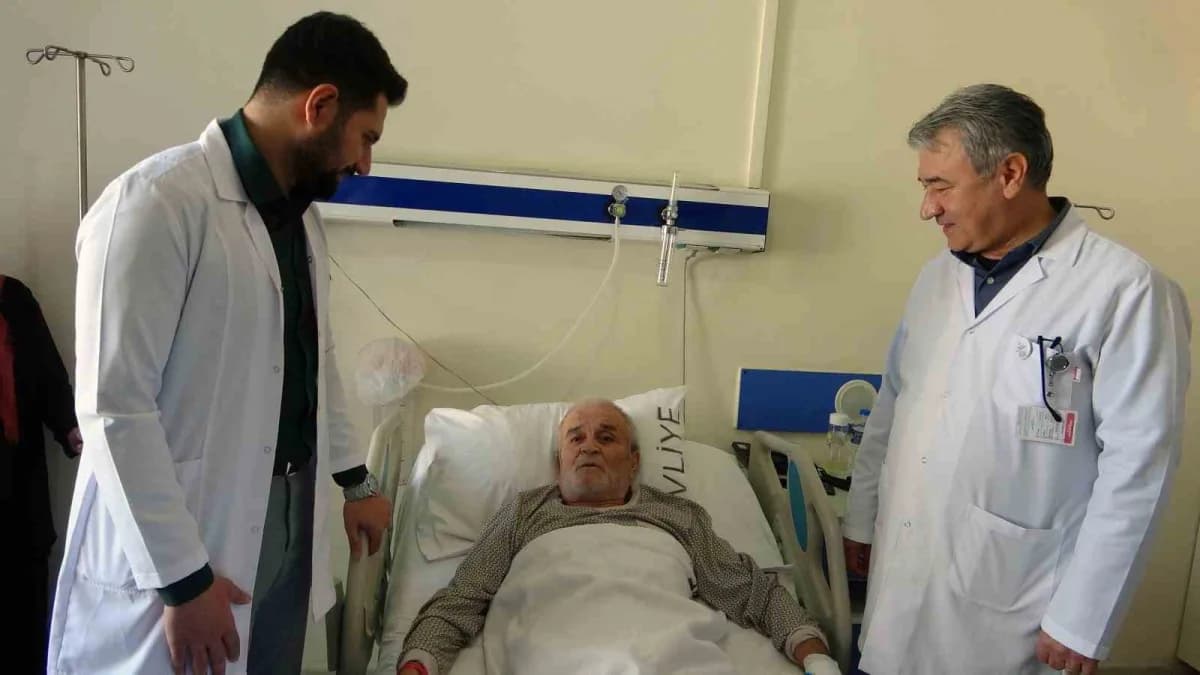 Giresun Prof. Dr. İlhan Özdemir Devlet hastanesine safra kesesi ve böbrek ağrısı şikayetiyle gelen 67 yaşındaki Ferhat Ç