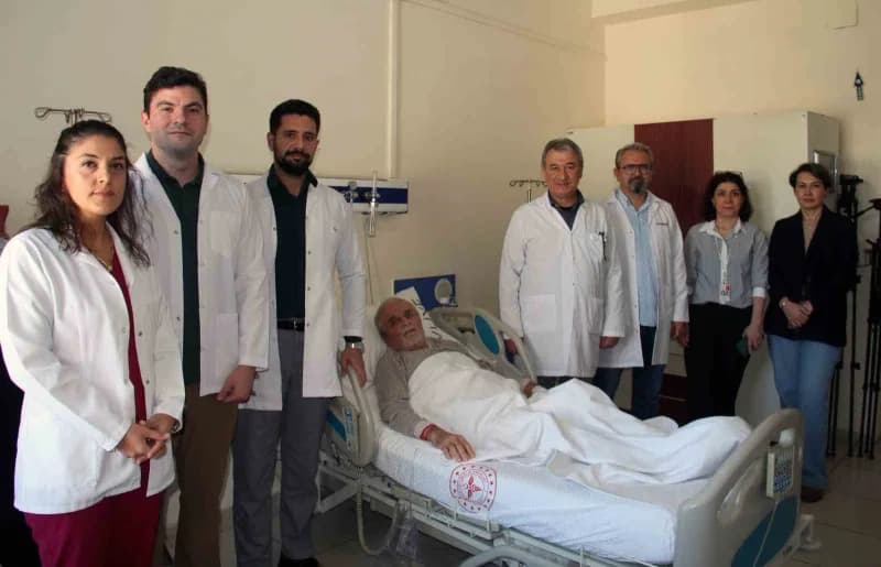 Üroloji uzmanları Op. Dr. Burhan Özdemir, Op. Dr. Ertürk Altun, Op. Dr. Olcay Yıldırım ve Op. Dr. Hakan Keskin’den oluşa