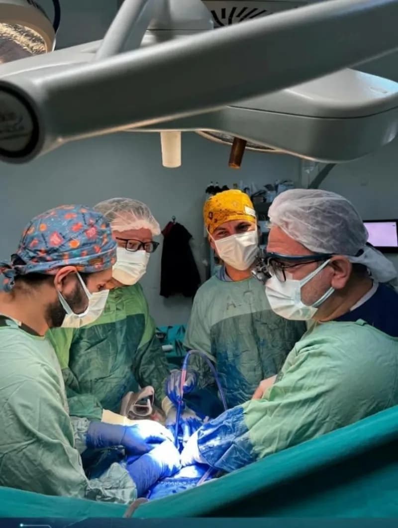 Üroloji uzmanları Op. Dr. Burhan Özdemir, Op. Dr. Ertürk Altun, Op. Dr. Olcay Yıldırım ve Op. Dr. Hakan Keskin’den oluşa