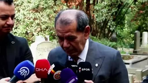 Dursun Özbek, Galatasaray'ın 121. yıl dönümü etkinliklerinde basın açıklaması yaparken